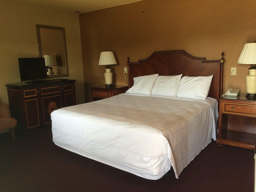Sundial Lodge Redding Esterno foto